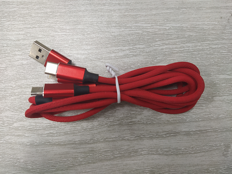 高光布藝編織一拖三數(shù)據(jù)線，深圳數(shù)據(jù)線定制生產(chǎn)廠家